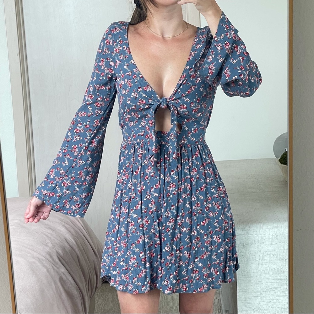 American Eagle long sleeve floral dress